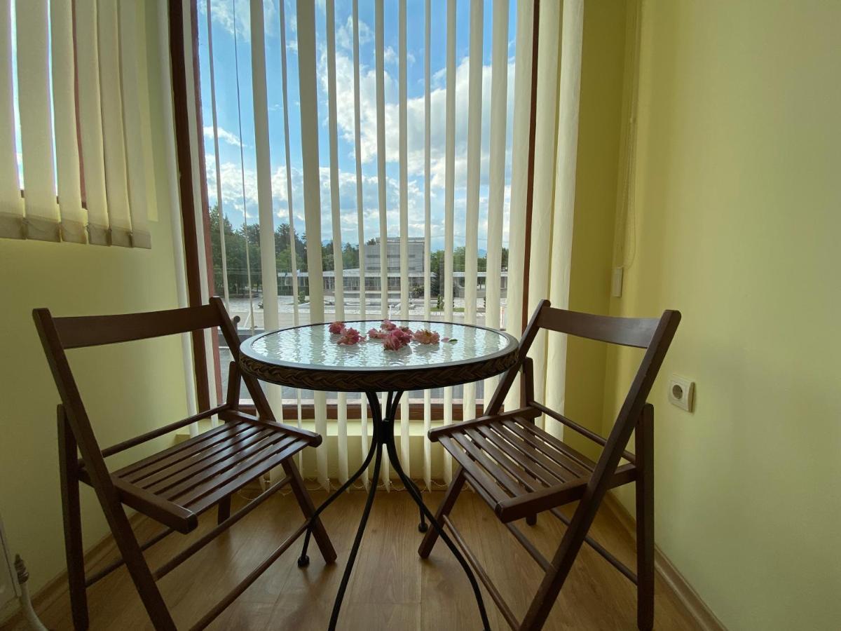 Family Hotel Kavrakovi Pavel Banya Exterior photo